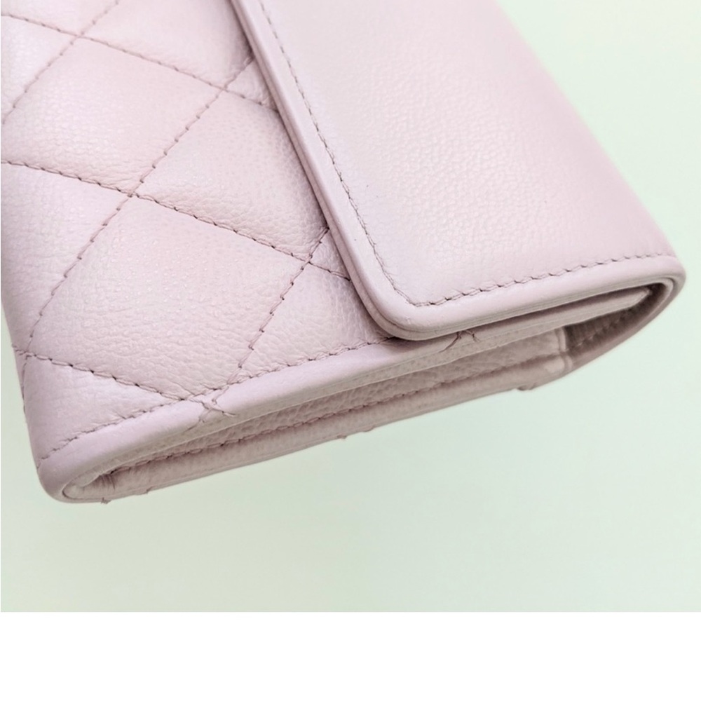 CHANEL Light Pink Quilted Clutch - Picture 13 of 14